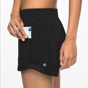 NWT Lululemon Hotty Hot High Rise Short 4”